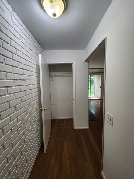 Building Photo - 20225 Shipley Ter