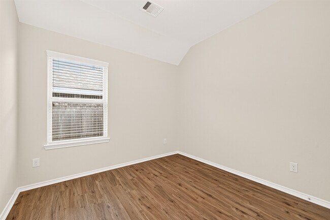 Building Photo - 2754 Little Caney Way