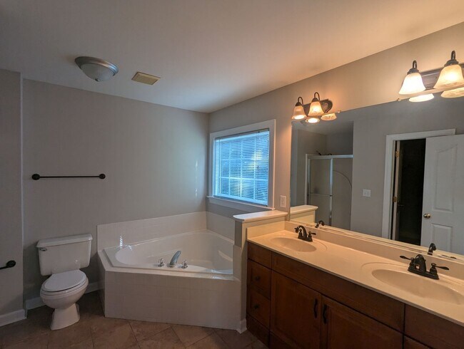 Building Photo - Oak Valley Golf Community in Advance, NC w...