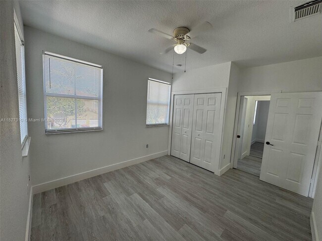 Building Photo - 11362 SW 137th Pl