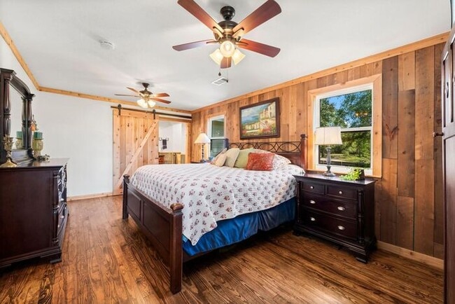 Building Photo - Country Living Rental on 26+ Acres!