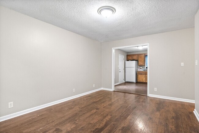 Building Photo - 135 E St