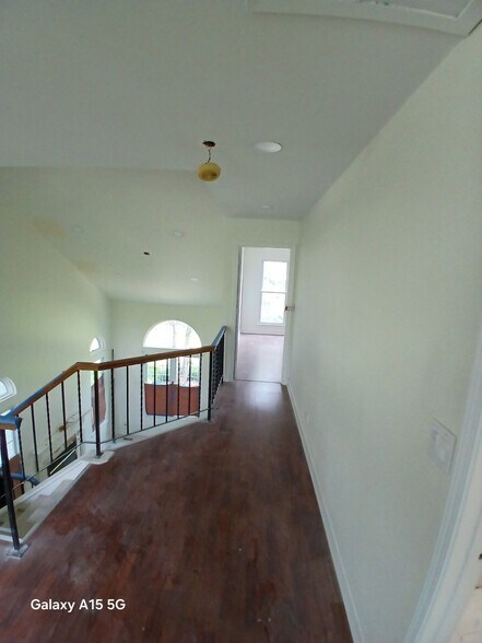 Building Photo - 1150 Regency Dr