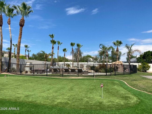 Building Photo - 10754 E Laurel Ln