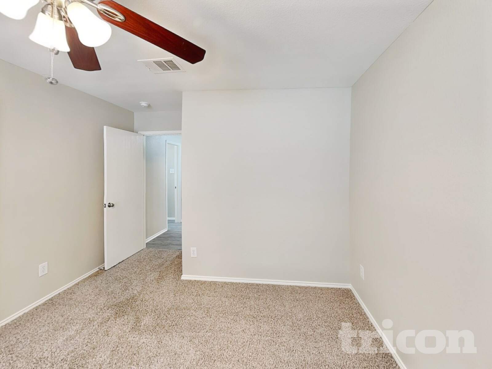 Building Photo - 304 Wooded Way