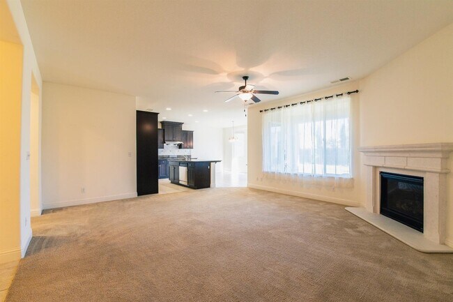 Building Photo - 3952 Serena Ave