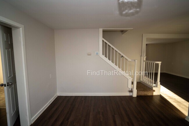 Building Photo - 805 Hamilton St