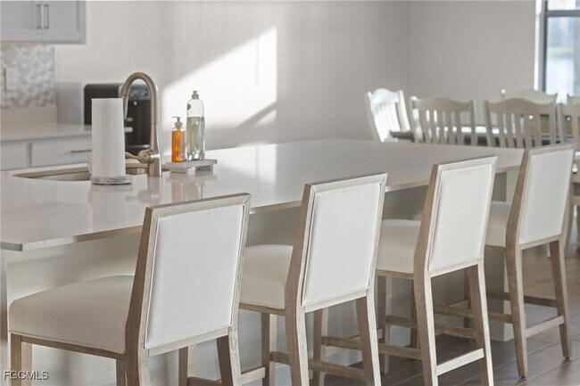 Building Photo - 10575 Timber Creek Dr