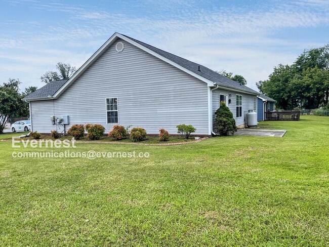 Building Photo - 1720 Hawk Run Ln