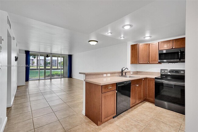 Building Photo - 2940 N Course Dr