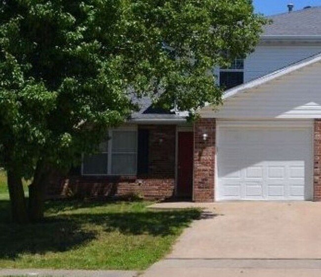 Building Photo - 1413-1415-1415 Risen Star Ct