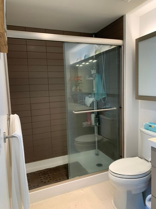 Building Photo - Fully Furnished 2B+office/2 BA/2 Parking on High Floor Corner Unit with Ocean View