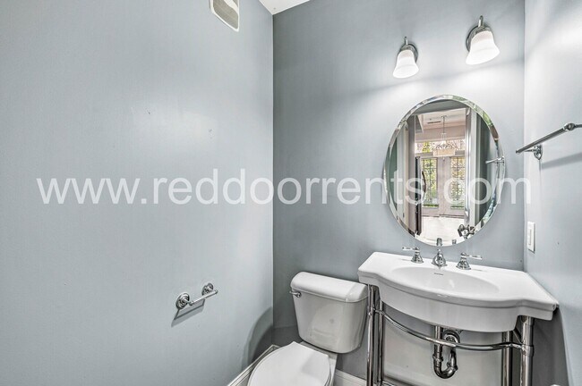 Building Photo - Coming Soon! – 1 Bed | 1.5 Bath Home in th...