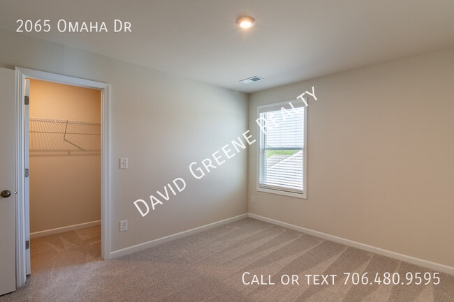 Building Photo - 2065 Omaha Dr