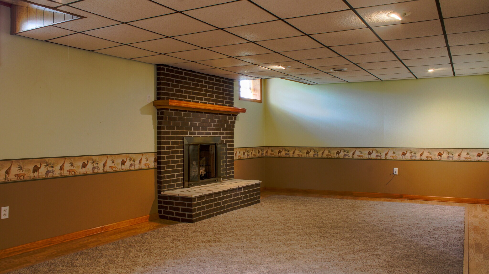 Building Photo - 952 Middle Ave