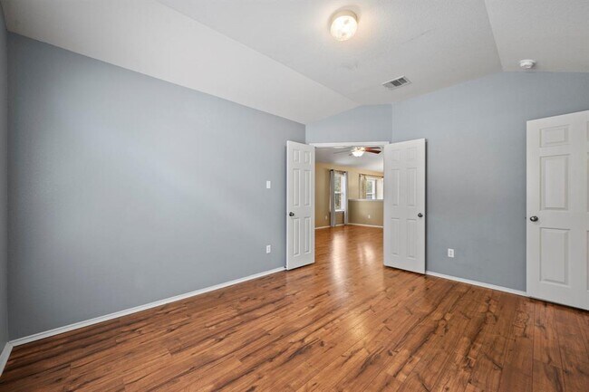 Building Photo - 3841 Castle Rock Cove