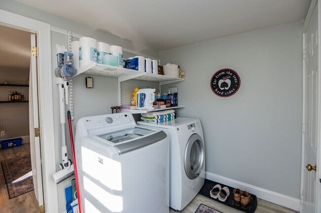 Building Photo - 57 Summer St