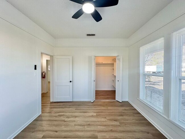 Building Photo - Tour Today! Newly Remodeled 1 Bedroom 1 Ba...