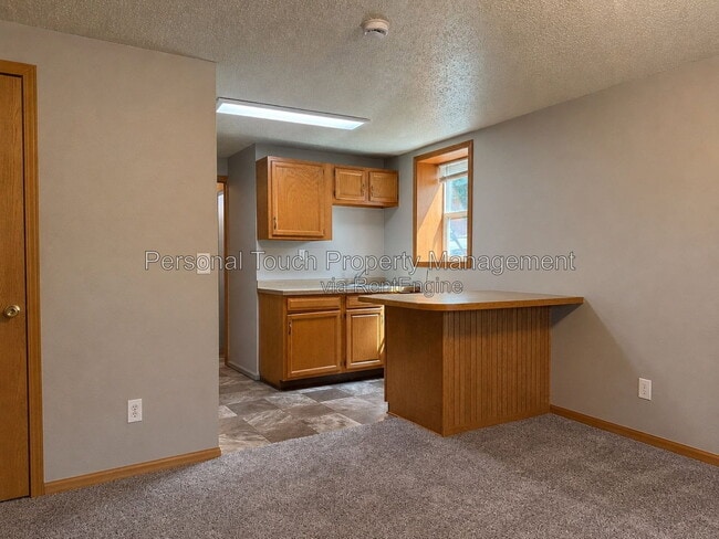 Building Photo - 1009 13th Ave N