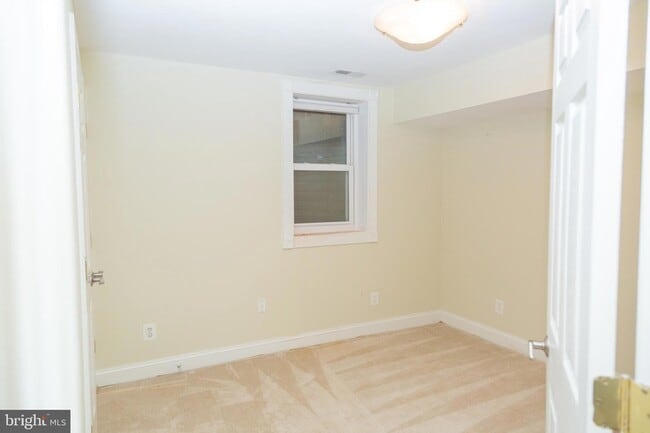 Building Photo - 500 Springvale Rd