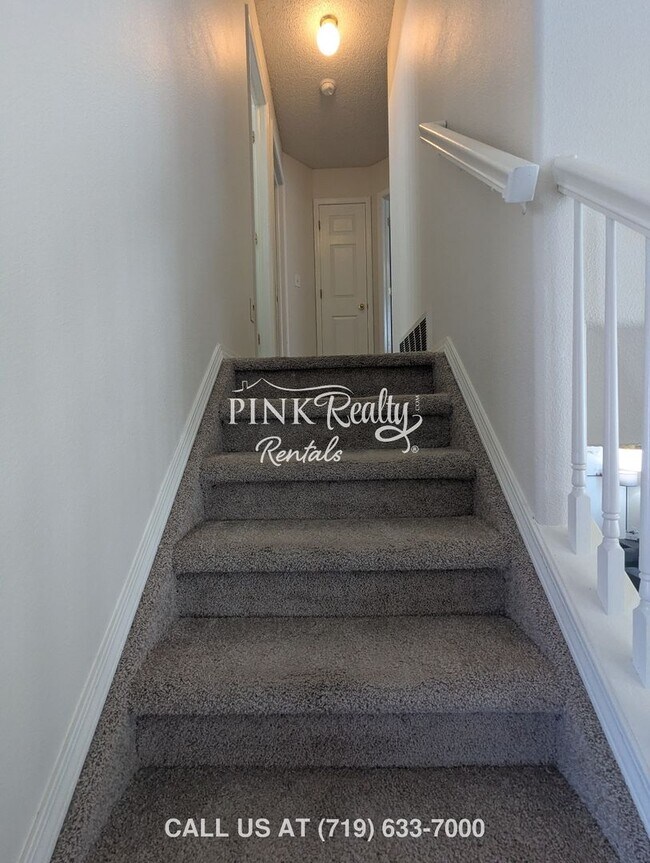 Building Photo - 955 Lords Hill Dr