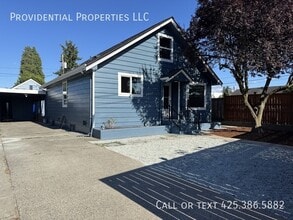 Building Photo - 708 D St SE