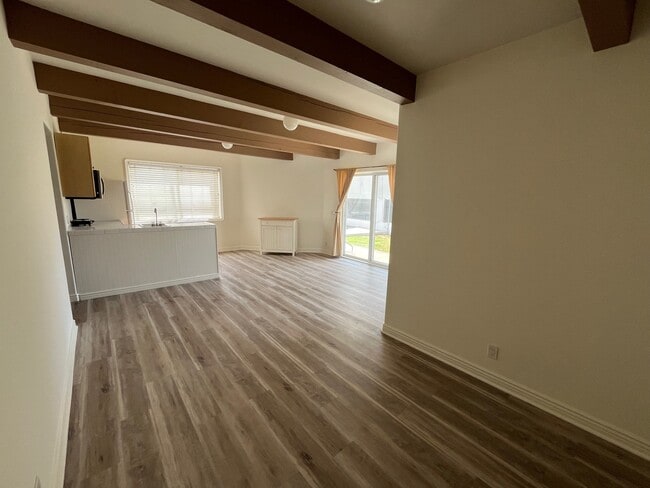 Building Photo - 535 Loma Vista St