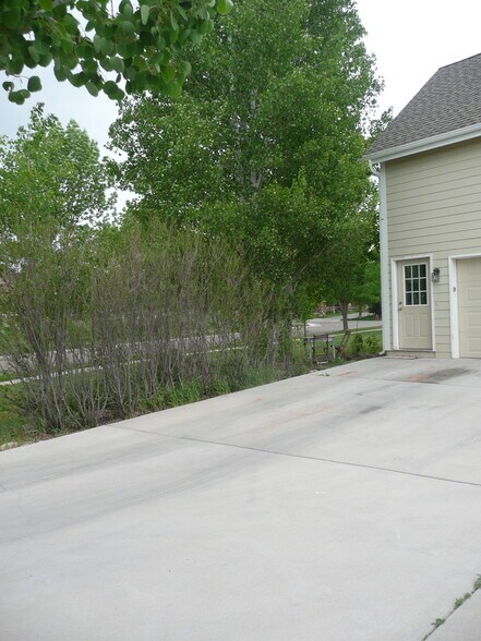 Building Photo - 127 Haystacker Dr