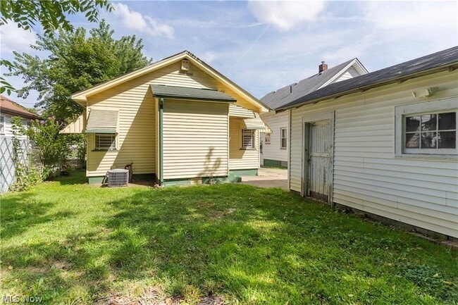 Building Photo - 52 Rhoda Ave