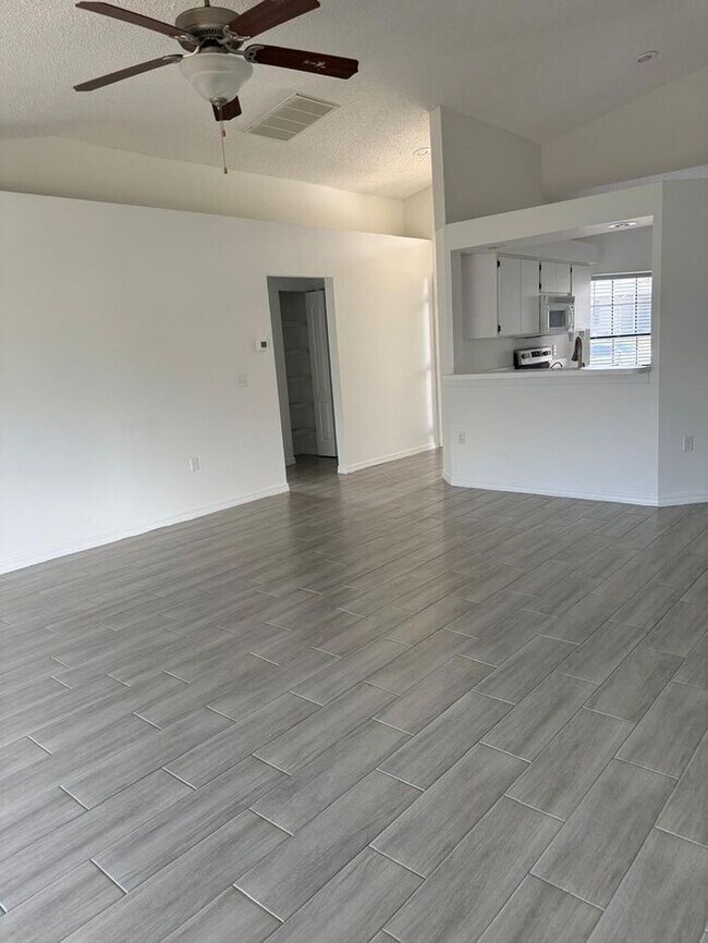 Building Photo - Spacious 3-Bedroom Home with Open Floor Pl...