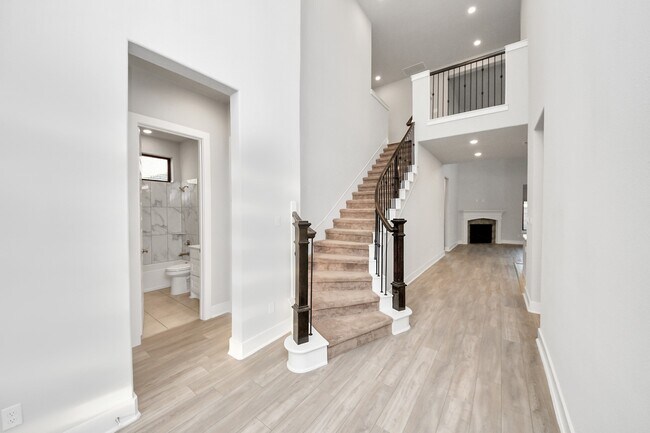 Building Photo - 1710 McCrae Hill Ct