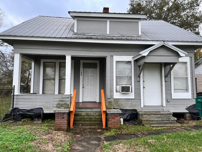 Primary Photo - 1405 Main Ave