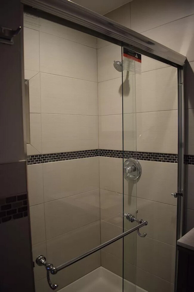 Building Photo - 8 Stratford Cir