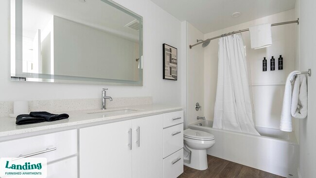 Building Photo - 1950 Mayfair St