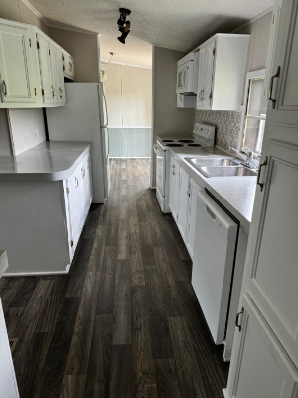 Building Photo - 3900 Johnson Rd