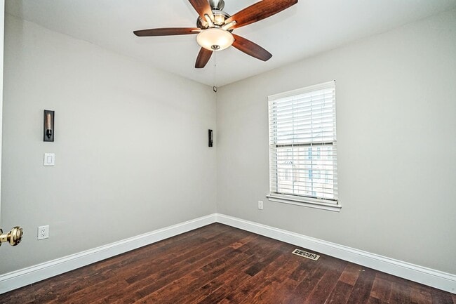 Building Photo - 44171 Paget Terrace