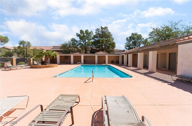 Building Photo - 3151 N Soaring Gulls Dr