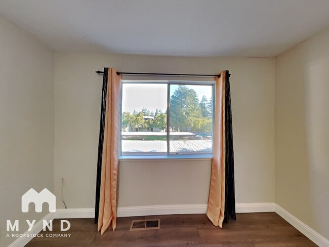 Building Photo - 1970 Grande Cir