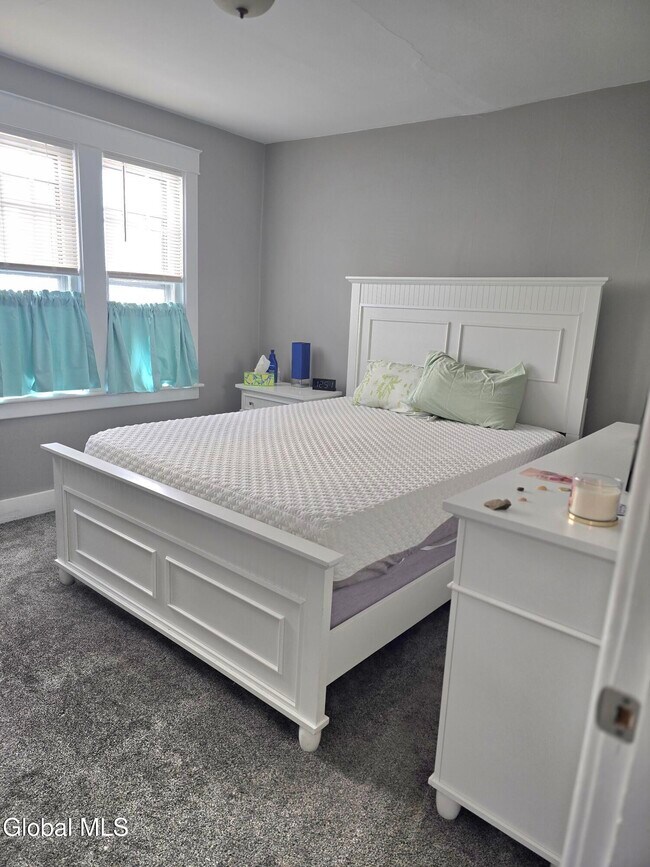 Building Photo - 31 Terrace Ave