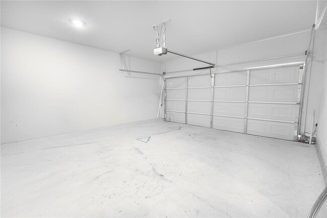 Building Photo - 7095 Gladstone Cir