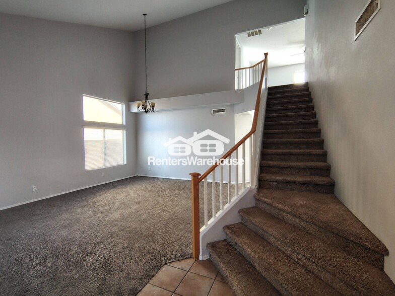 Building Photo - 1825 S 96th St