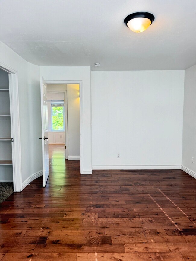 Building Photo - 4624 Quiet Cir