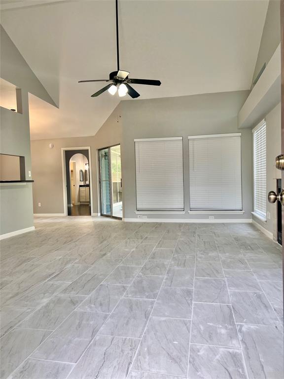 Building Photo - 15543 Scenic Haven Dr