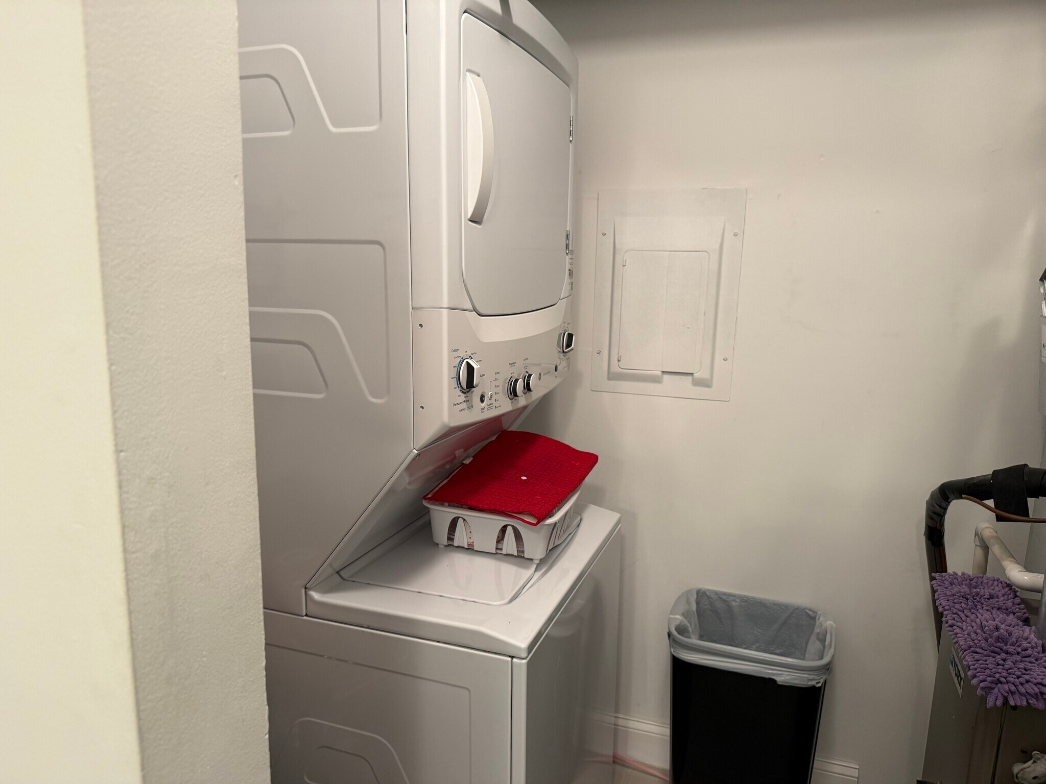 Building Photo - 2003 The Woods II