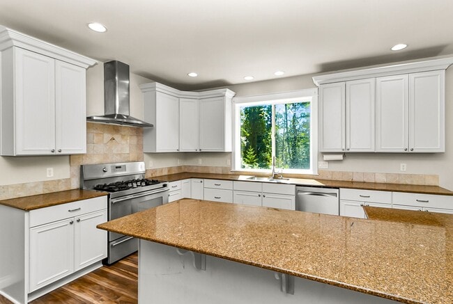 Building Photo - 6.6 Acre Retreat