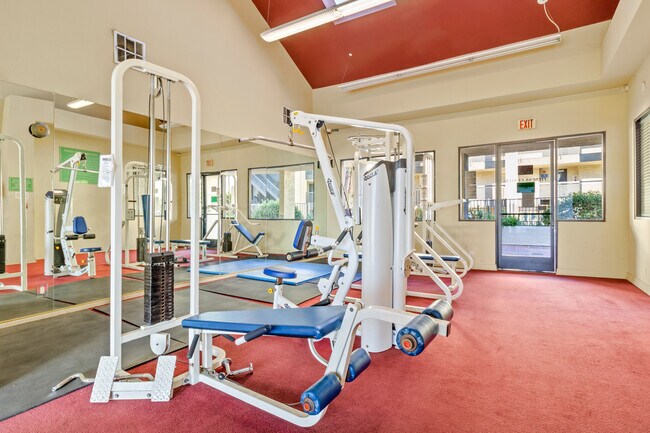 Building Photo - 64 N Mar Vista Ave