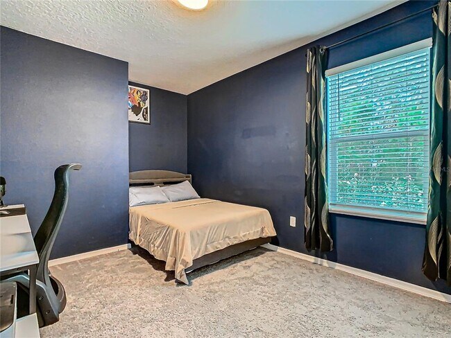 Building Photo - 208 Goldenrod Ln