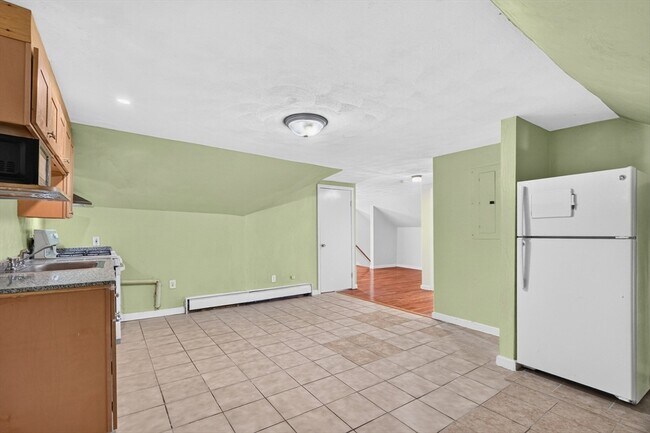Building Photo - 57 Linden Ave