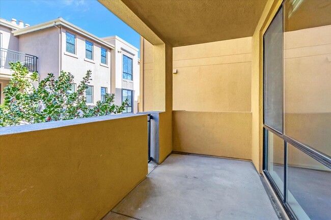 Building Photo - Luxury 3 Bedroom Condo with Cupertino Schools