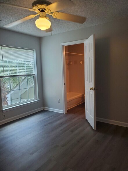 Building Photo - 100 Kensington Blvd